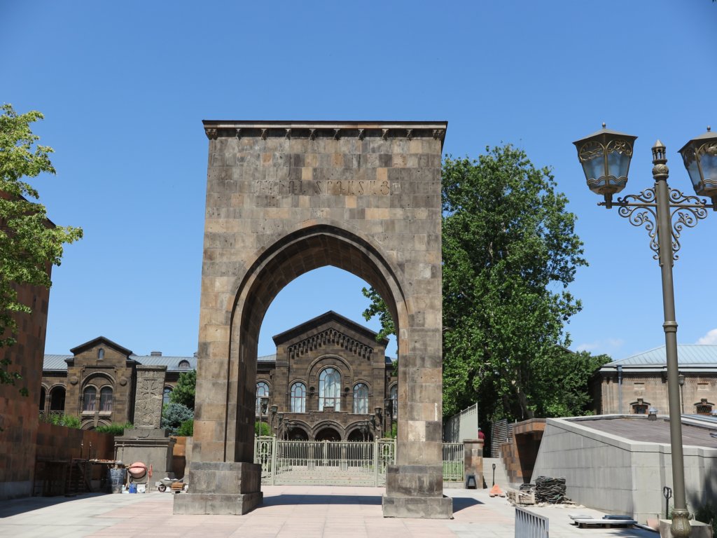 etchmiadzin9.jpg
