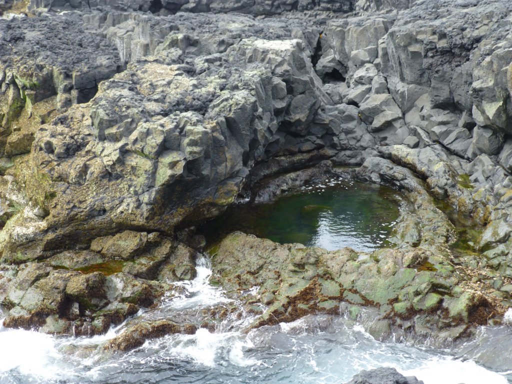 brimketilllavarockpool4.jpg