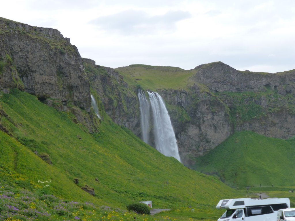 seljalandsfoss2.jpg
