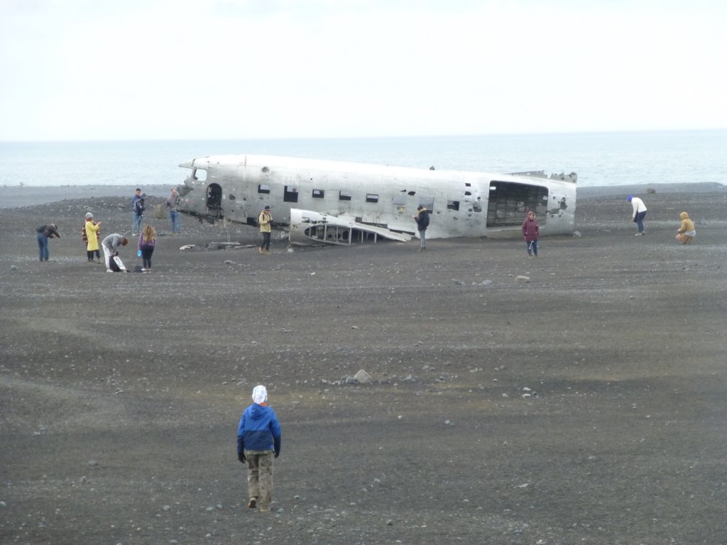 solheimasandurdc3planewreck13.jpg