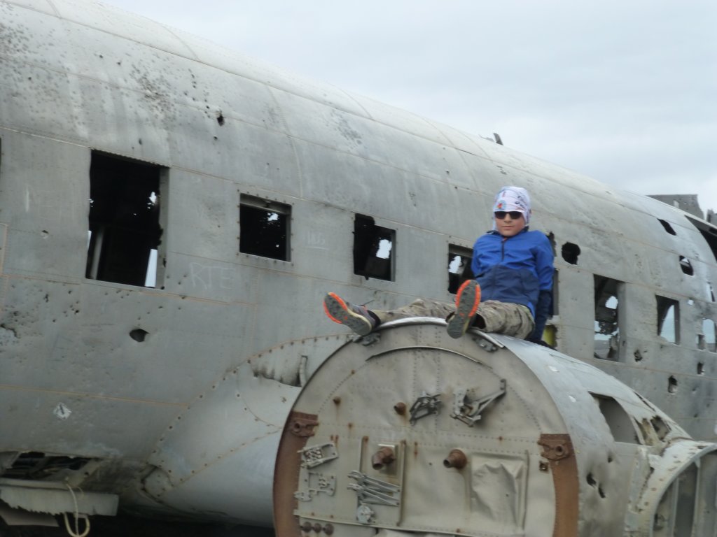 solheimasandurdc3planewreck18.jpg