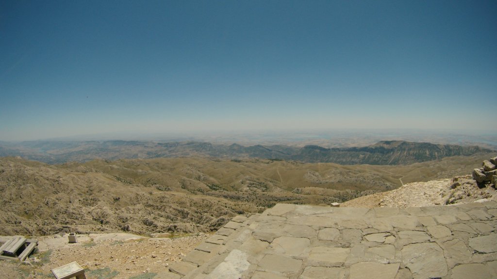 mountnemrut15.jpg