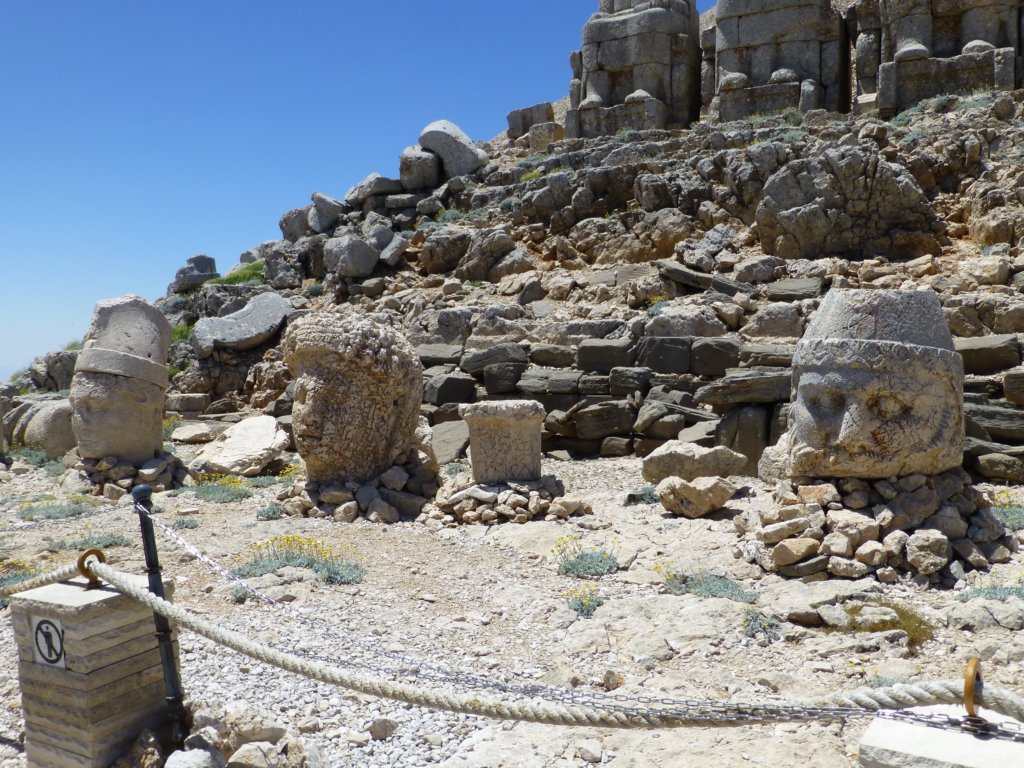 mountnemrut34.jpg