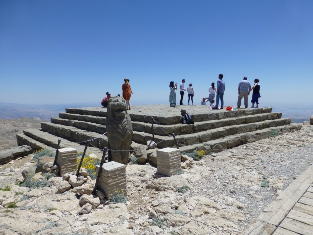 mountnemrut38.jpg