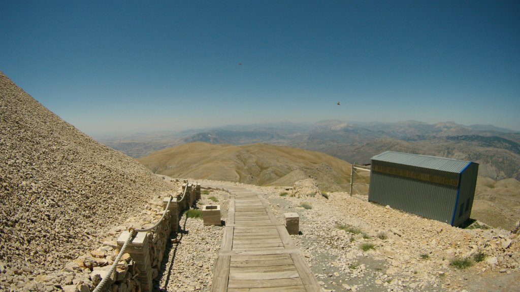 mountnemrut41.jpg
