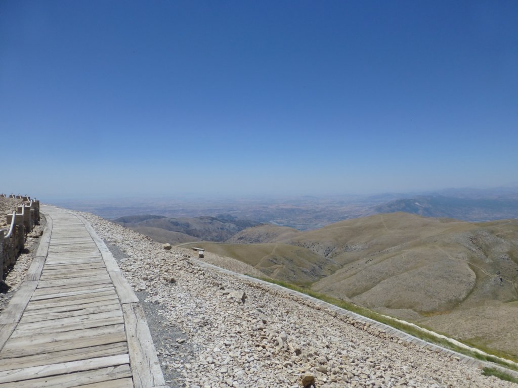 mountnemrut46.jpg