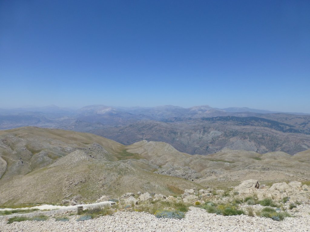 mountnemrut48.jpg
