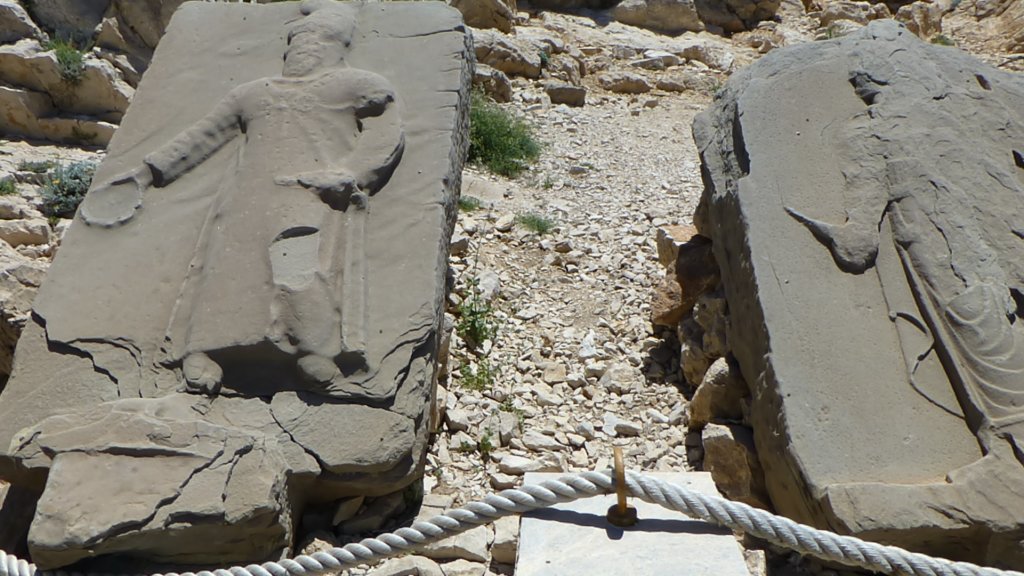 mountnemrut58.jpg