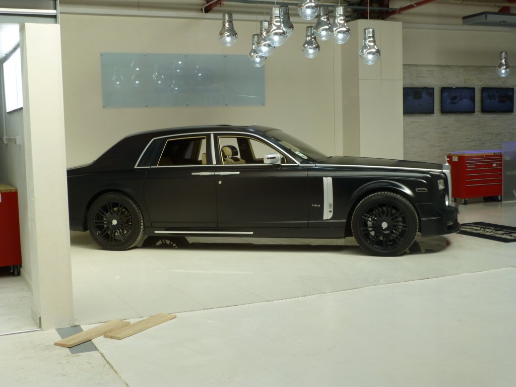 rollsroycephantom.jpg