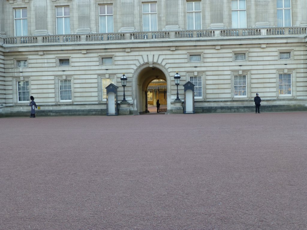 buckinghampalace2.jpg