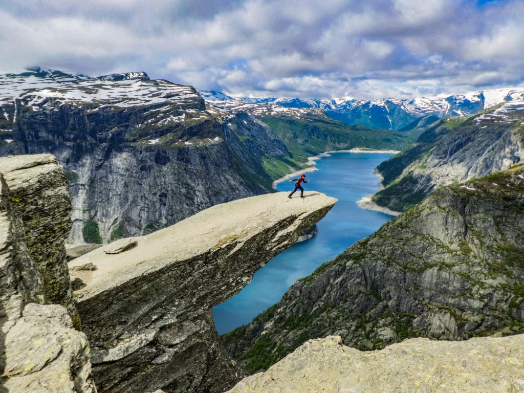 trolltunga56.jpg